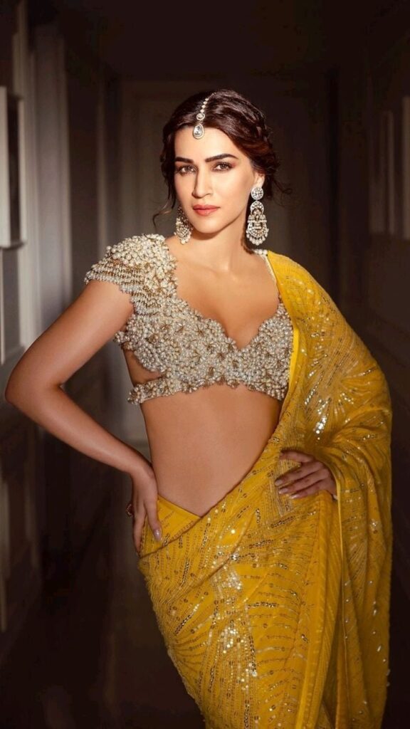 1376865 Kriti Sanon Saree