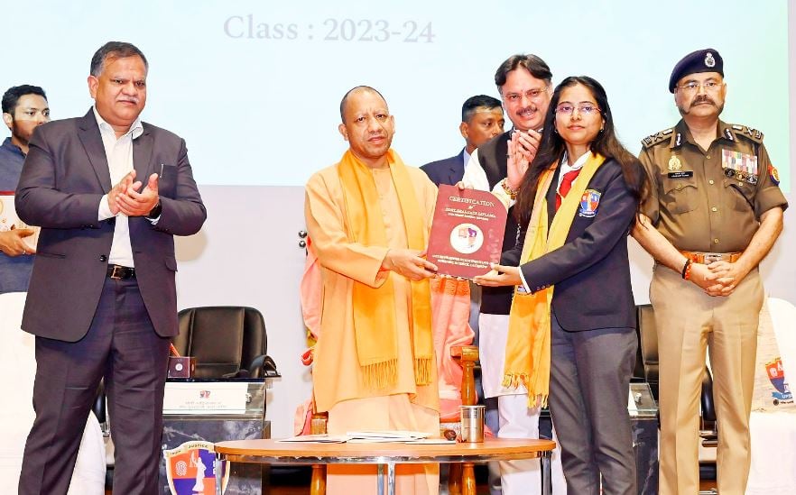 1377317 cm yogi