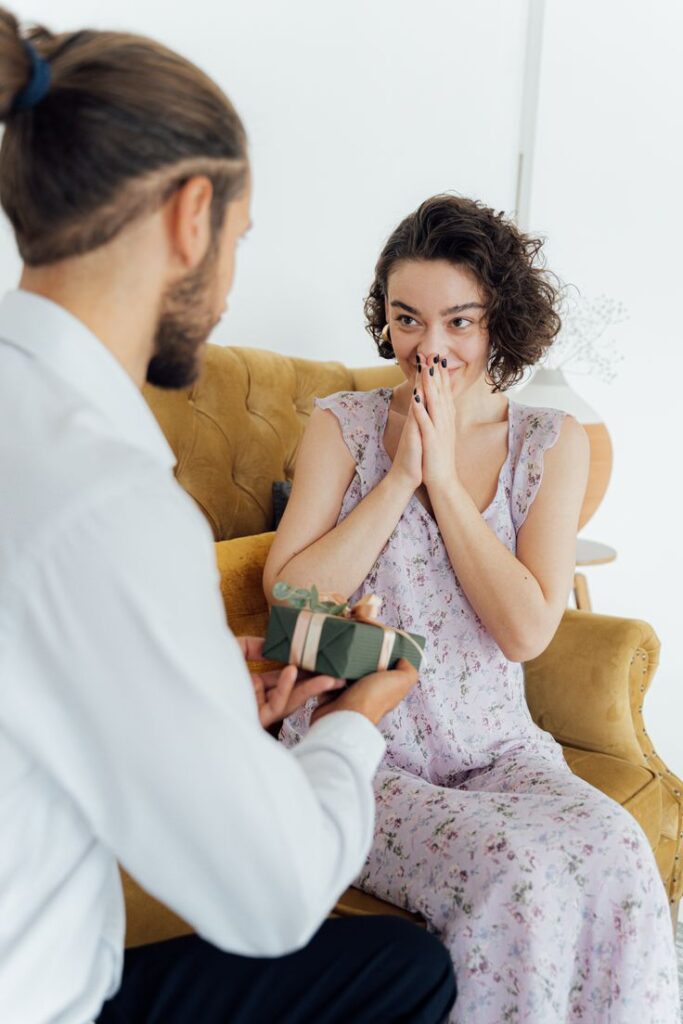 1377383 valentineday girlfriend