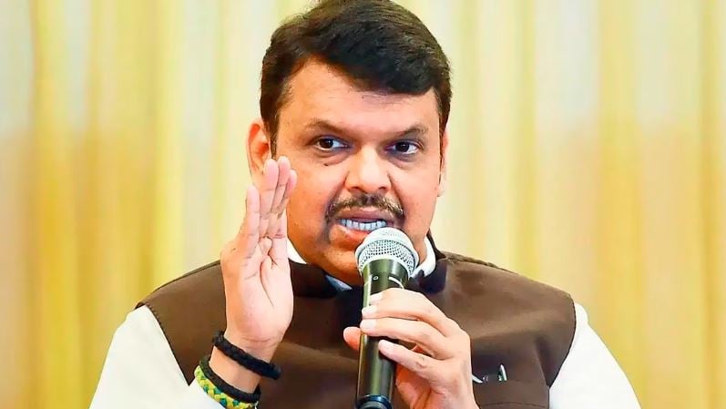 1377937 fadnavis