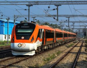 Vande Bharat Sleeper: 5 स्टार होटल से कम नहीं है देश की पहली वंदे भारत स्लीपर ट्रेन
