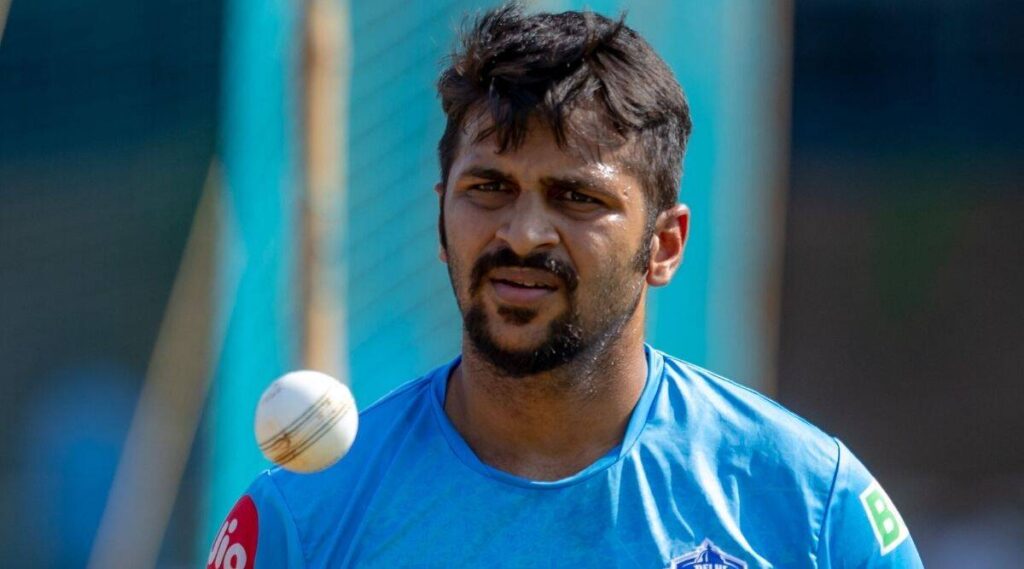 1379553 Shardul Thakur