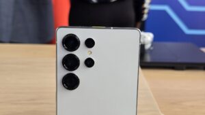 Samsung Galaxy का यह स्मार्टफोन मिल रहा है 10,000 रुपये सस्ता, जानिए फीचर और कीमत