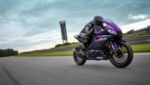 Yamaha R3 Bike 2025 में होगी लॉन्च, मिलेगा रेसिंग डिजाइन