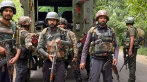 जम्मू-कश्मीर: अनंतनाग पुलिस ने श्रीगुफवाड़ा में 2 करोड़ रुपये की संपत्ति की कुर्की की