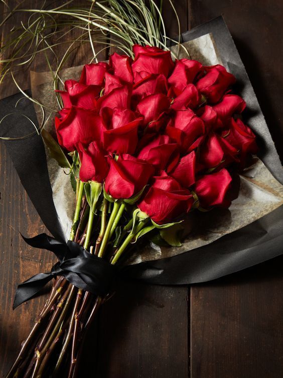 1381801 red rose