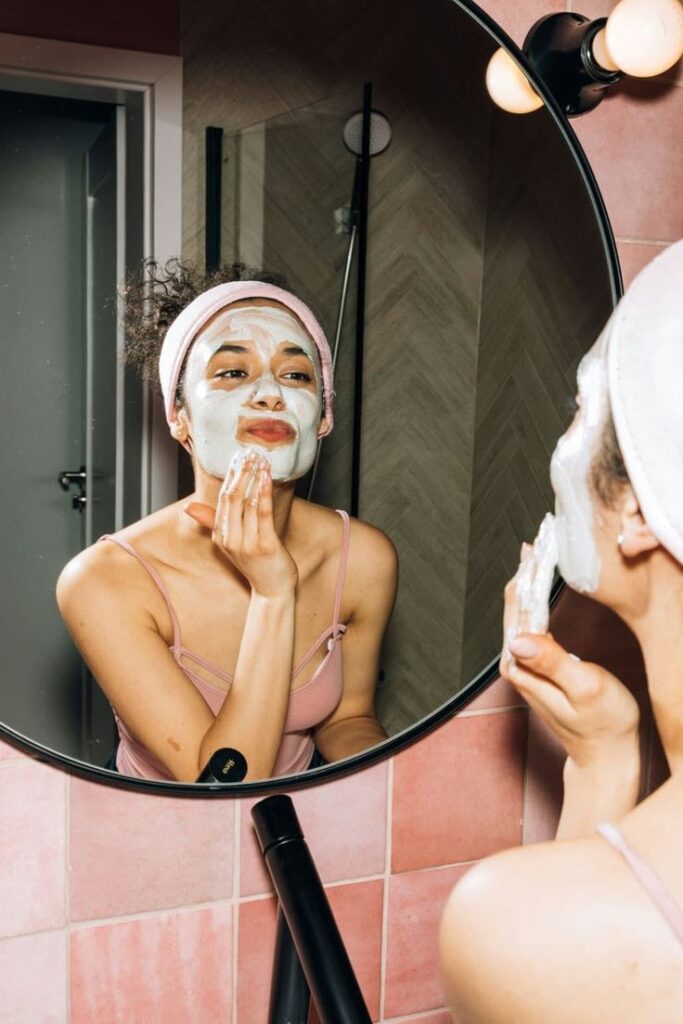 1381907 23 Date Night Beauty Ideas to Enhance Your Natural Glow