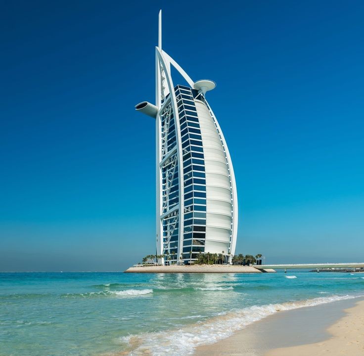 1382211 Famous Hotels