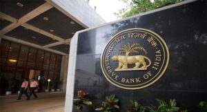 2025 में RBI कर सकता है ब्याज दरों में 50 आधार अंकों की कटौती: रिपोर्ट