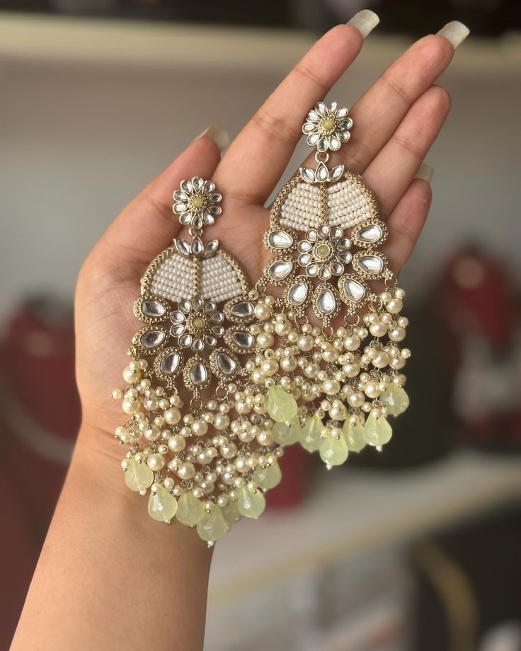 1382589 Trendy Jhumka Designs 1