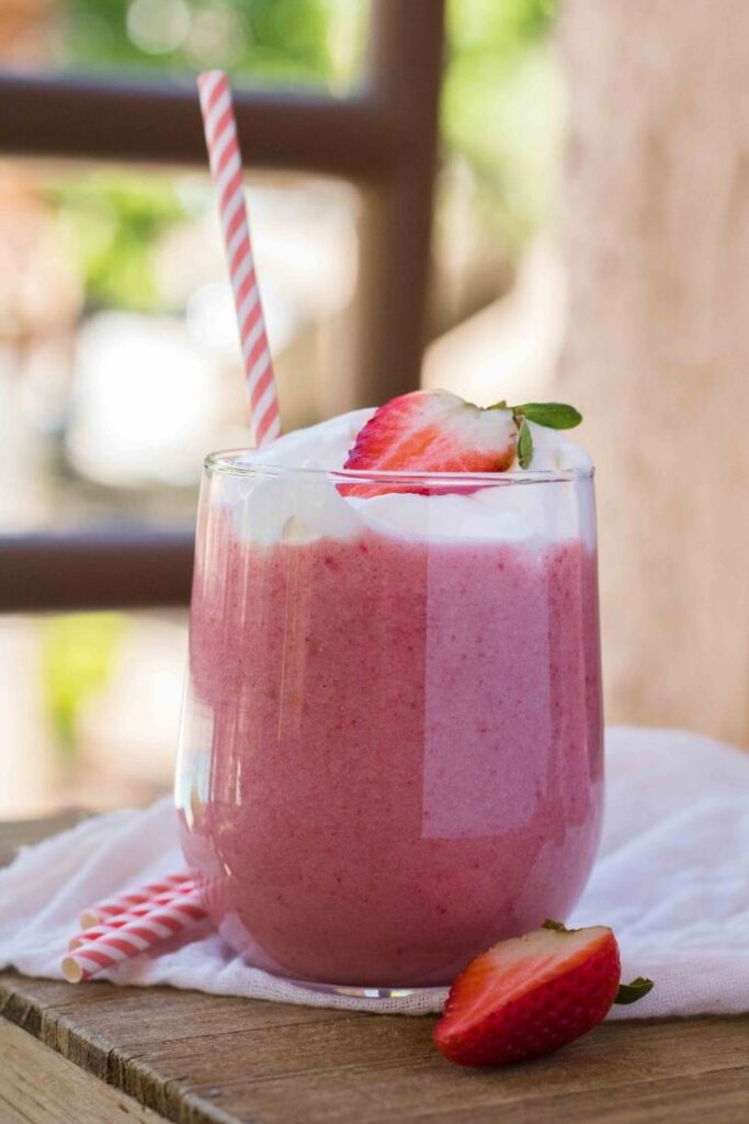 1382721 Strawberry Yogurt Smoothie