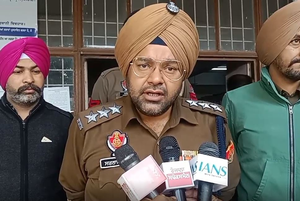 पटियाला कोर्ट में निहंग ने की महिला जज पर हमले की कोशिश
