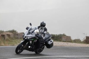 जानिए, KAWASAKI VERSYS 1100 बाइक की कीमत और खाासियतें