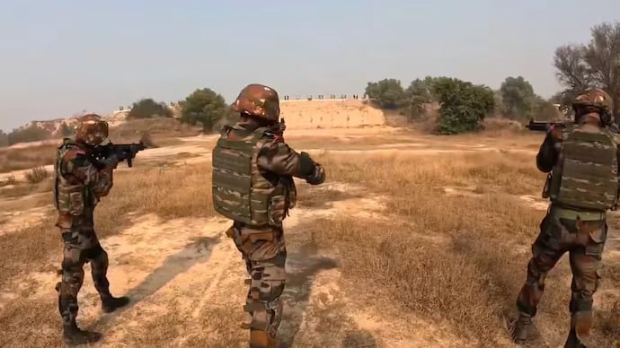1385401 india egypt joint special forces exercise cyclone iii is underway at the mahajan field firing range 191139383