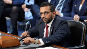 राष्ट्रपति ट्रम्प ने काश पटेल को FBI निदेशक नियुक्त करने के लिए किया हस्ताक्षर