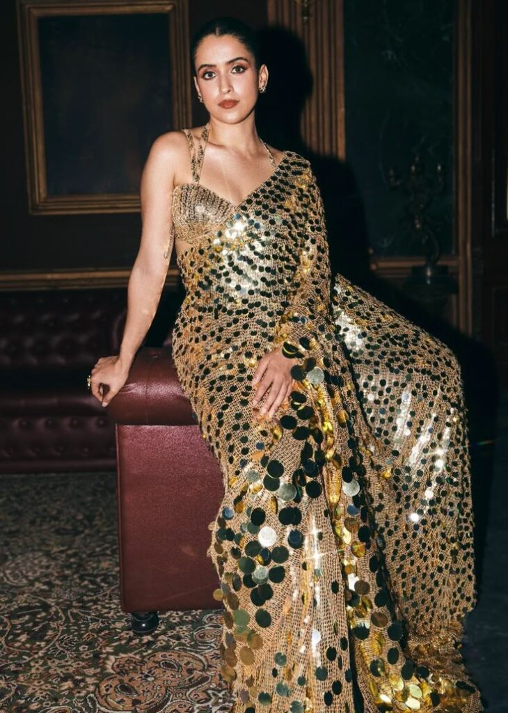 1386198 Sanya Malhotra Gold Sequin Saree Skin Corset Tabaan Sequins Manish Malhotra