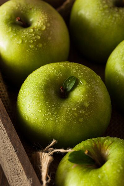 1386907 Green Granny Smith Apple
