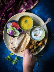 Early Dinner Benefits: शाम 7 बजे से पहले खाना खाने से मिलते हैं ये जबरदस्त फायदे