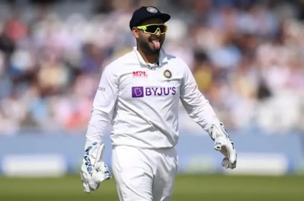 1388194 rishabh pant nottingham keeping.jpg 1200x1200