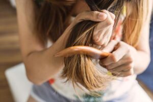 Hair Care Tips: Air Pollution से बालों को बचाने के लिए आसान Tips