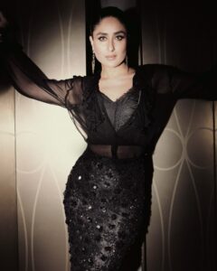 Kareena Kapoor Latest Pics: एक्ट्रेस ब्लैक आउटफिट में दिखीं बेहद खूबसूरत, देखें तस्वीरें
