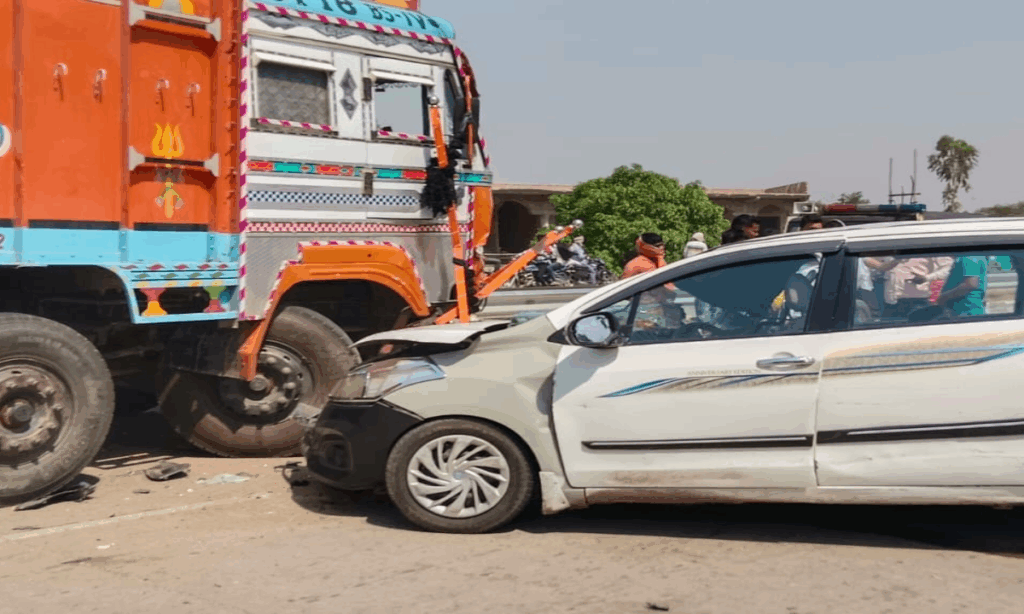 1388916 Vaishali Road Accident