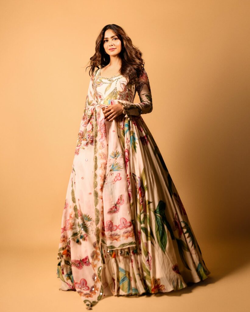 1389083 mrunalthakur170567051332837247274650024392658966811