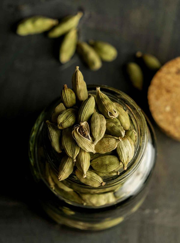1389134 Cardamom