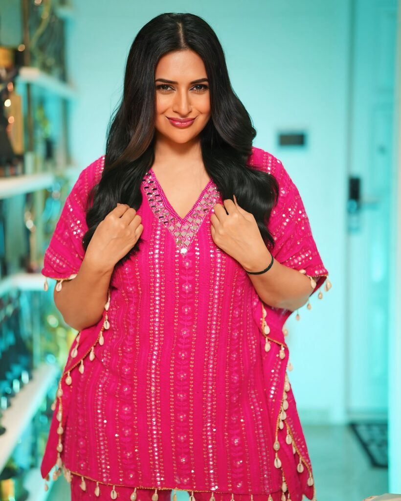 1389228 divyankatripathidahiya17265462843458843386729227837352713906