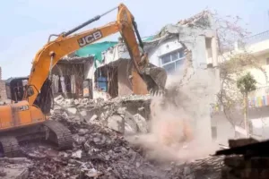 जयपुर में हाईकोर्ट के आदेश पर JDA का बुलडोजर चला, सड़क चौड़ीकरण की कार्रवाई शुरू