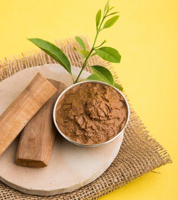 1389969 Sandalwood powder