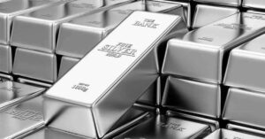 12-15 महीनों में चांदी 1.25 लाख रुपये के लक्ष्य के साथ Gold से आगे निकलने को तैयार