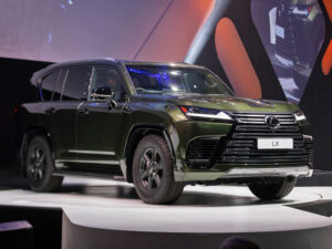 Lexus LX 500d SUV लॉन्च, जानें फीचर्स और कीमत