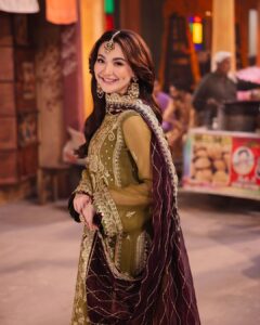 Pakistani kurti designs: ऑफिस की दिवाली पार्टी के लिए परफेक्ट हैं ये कुर्ती