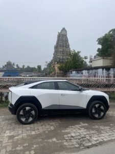 Mahindra की XEV 9e और BE 6 की बुकिंग 3000 पार, जानें कीमत