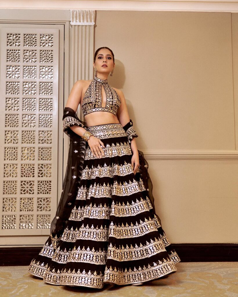 1390899 raashiikhanna173001075934879055063988860122945825720