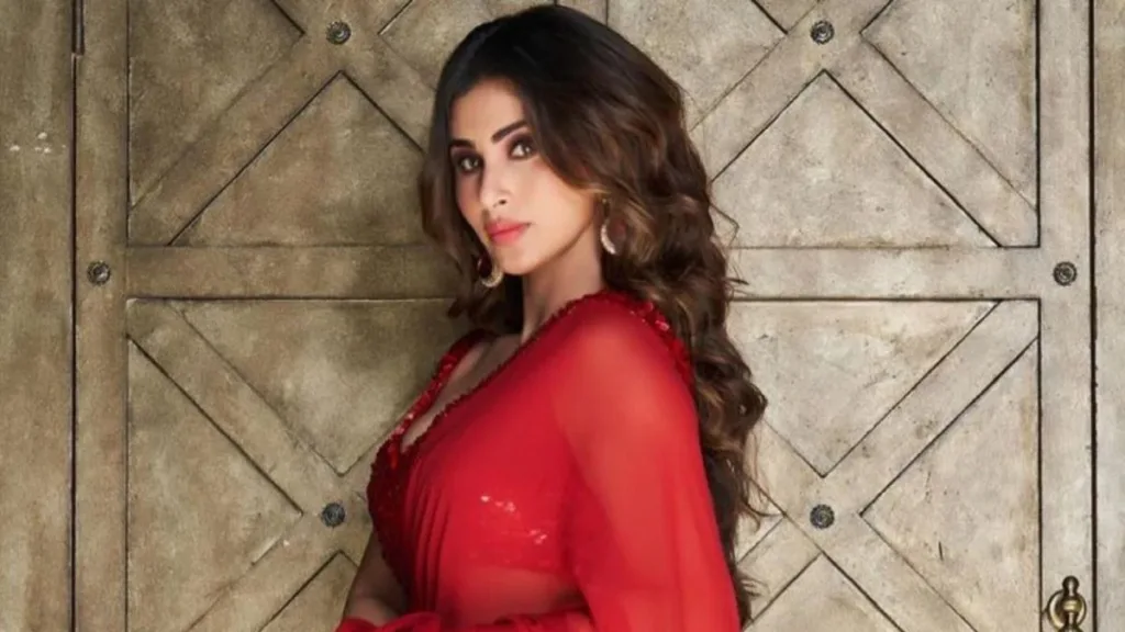 1390960 mouni roy