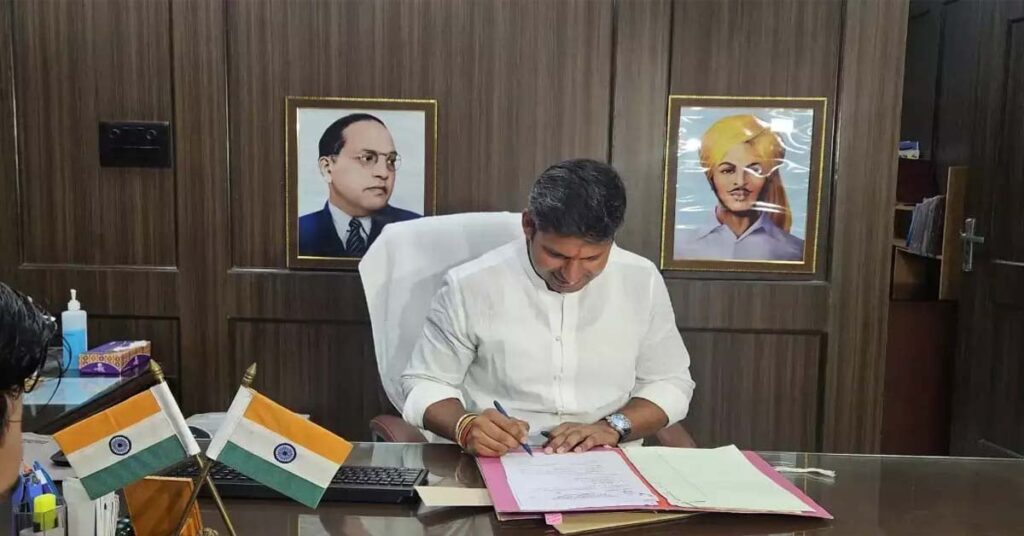 1391525 delhi