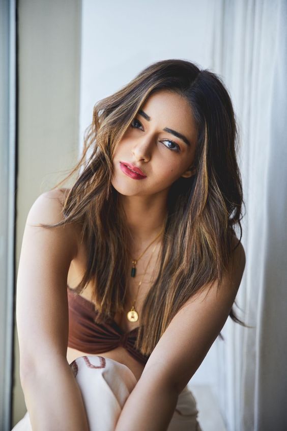 1391661 Ananya Pandey 7i