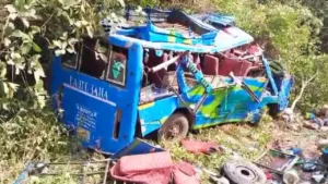 जम्मू-कश्मीर के उधमपुर में सड़क दुर्घटना में 26 नर्सिंग छात्राएं घायल