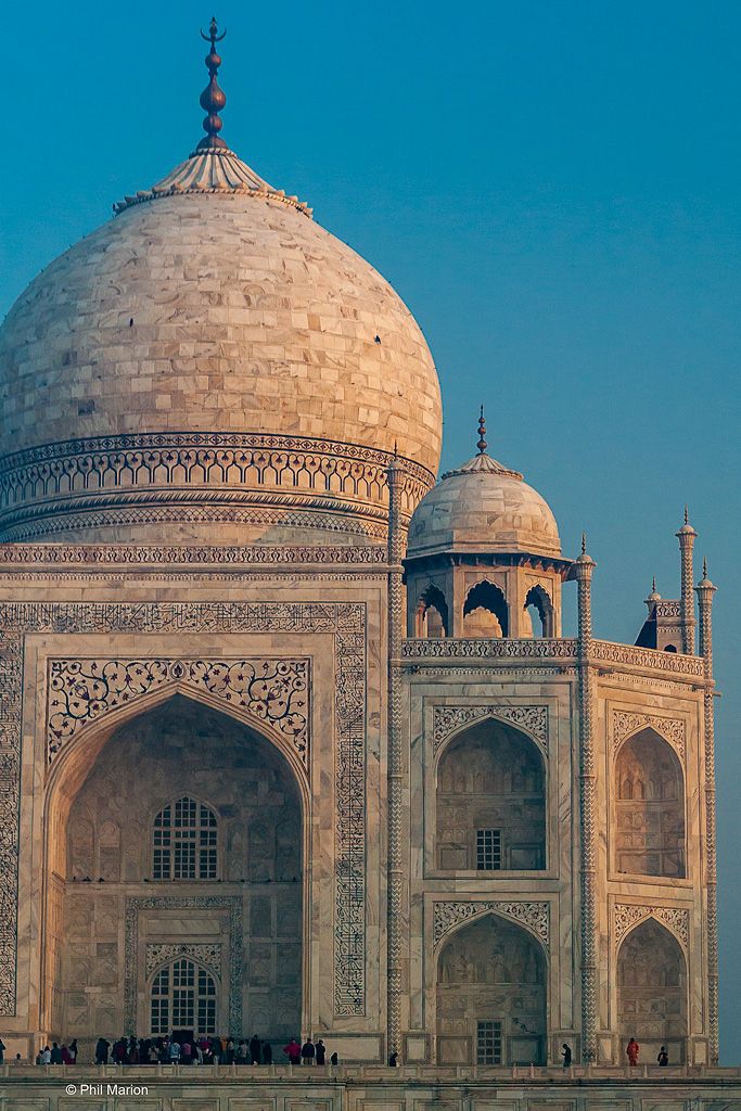 1391883 Taj Mahal just after sunrise Agra India