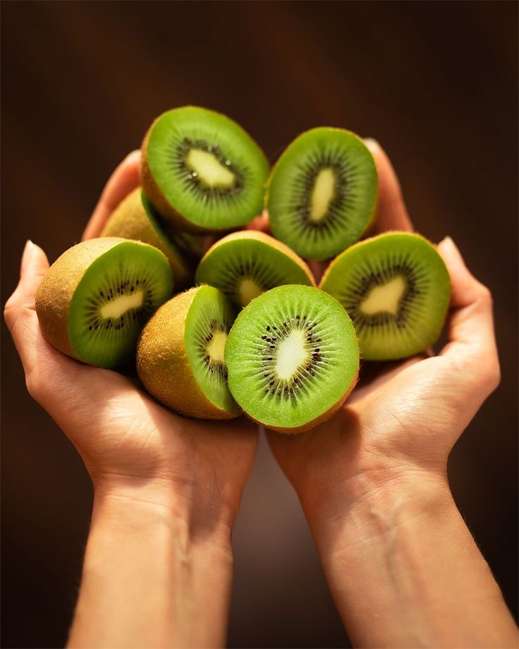 1392474 Kiwi. 9