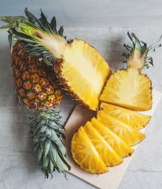 1392739 Pine Apple