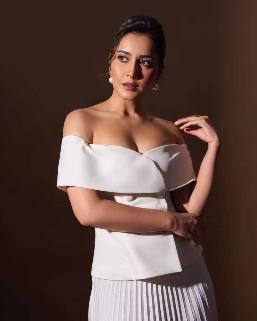 1393107 raashiikhanna173028706134902232942035528782945825720