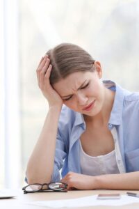 आपको भी है Migraine तो बंद कर दें इन चीजों को खाना