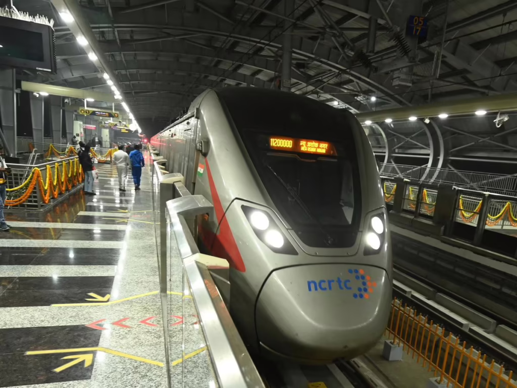 1393485 Rapid Train 3317391482509021744553998104