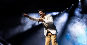 Udit Narayan ने एक फैंस के साथ अपने वायरल किस पर की टिप्पणी, कहा- ‘ये भी एक इत्तेफाक है’