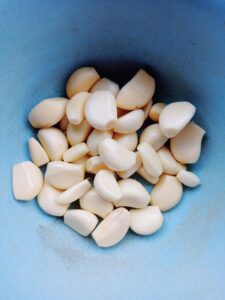 Health: खाली पेट एक कच्चा लहसुन खाने से क्या होगा, जानें इसके फायदे