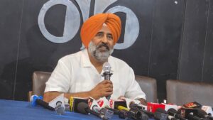 Punjab: परगट सिंह का आरोप, केजरीवाल और भगवंत मान पर भी हो FIR