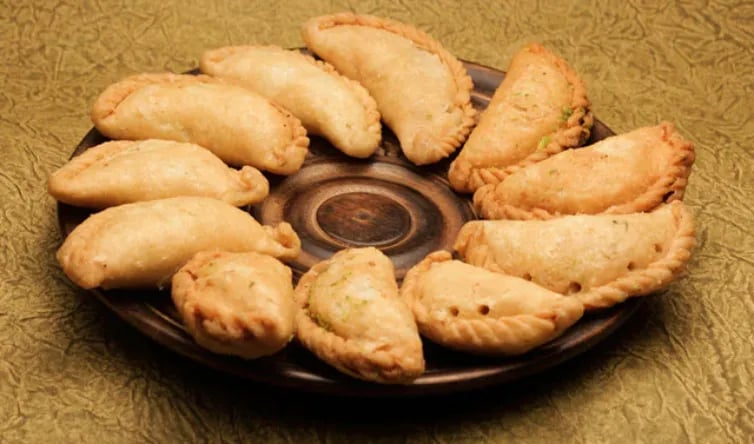 1395559 Gujiya